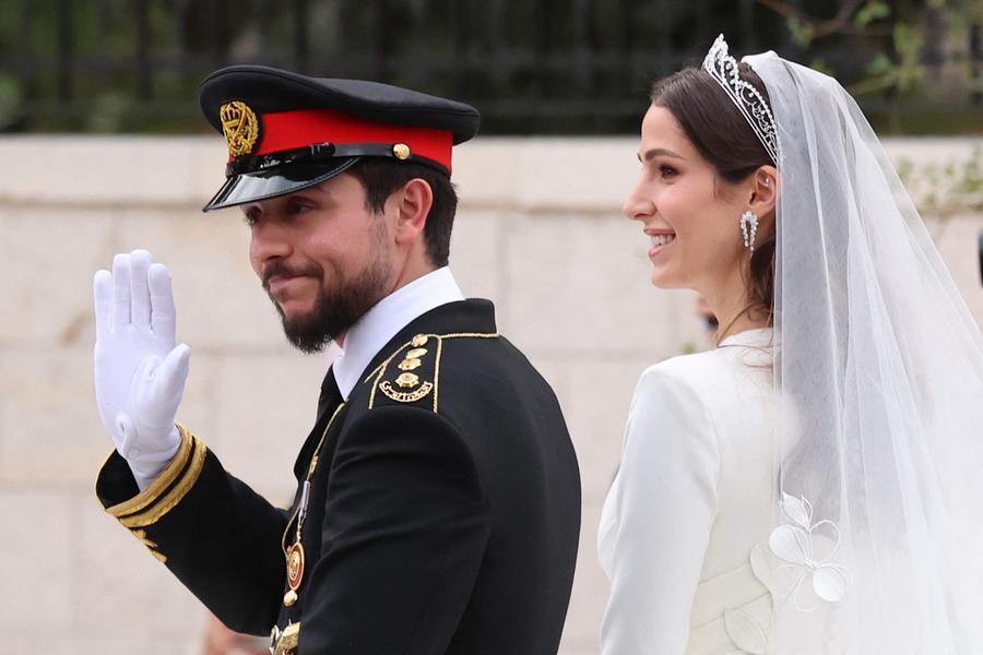 Jordan royal wedding: Crown Prince Hussein marries Saudi fiancé Rajwa ...