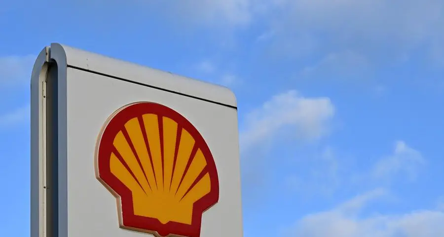 Shell expects sliding quarterly natural gas sales