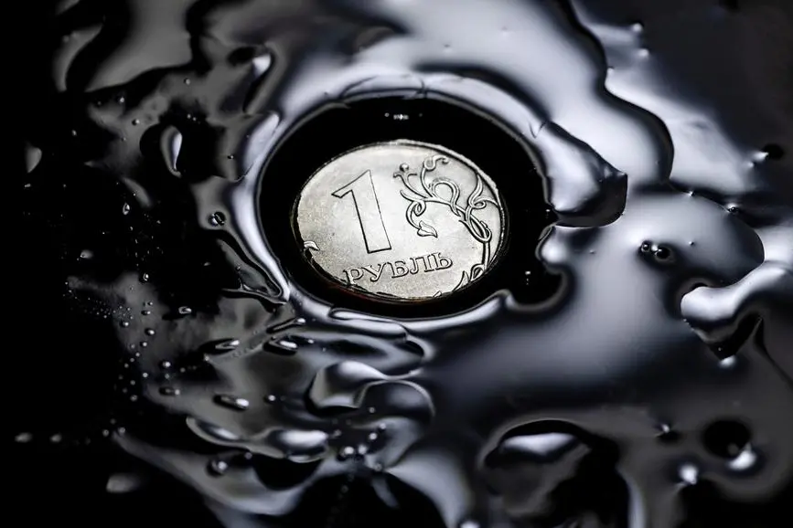 A Russian one rouble coin is seen in this picture illustration taken April 5, 2022. REUTERS/Maxim Shemetov/Illustration , Reuters/REUTERS