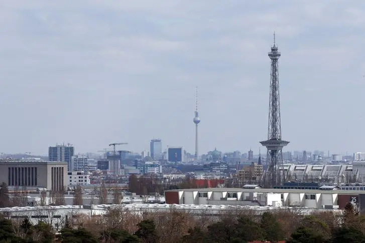 German commission recommends raising minimum wage to $17.11