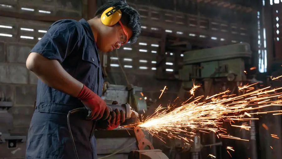 Egypt’s manufacturing, extractive industries index inches down 0.01% MoM in August