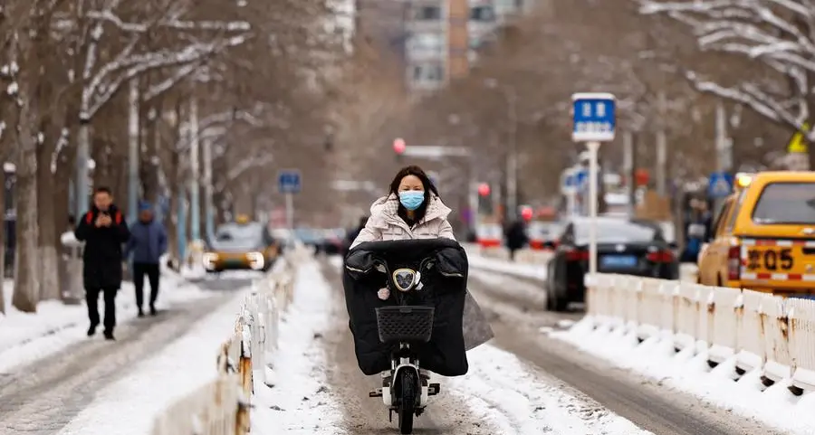 Beijing shuts highways after heavy snowfall