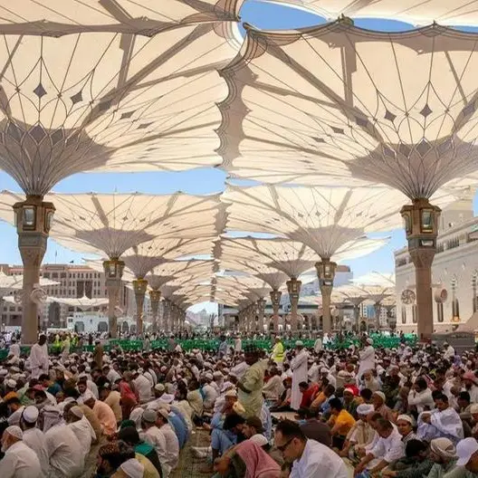 Over 9.7mln worshipers throng Prophet's Mosque during first 10 days of Ramadan