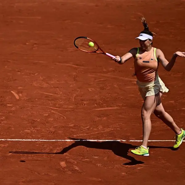 Muchova pummels Pavlyuchenkova to book French Open semi-final spot