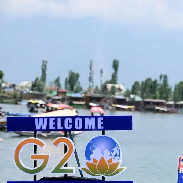 Wet feet dampen G20 leaders' Gandhi tributes in India