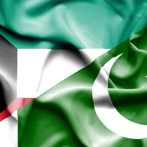 Pakistan PM focuses on boosting ties during Kuwait visit