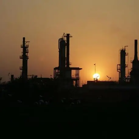 Oil climbs with tight supply back in focus