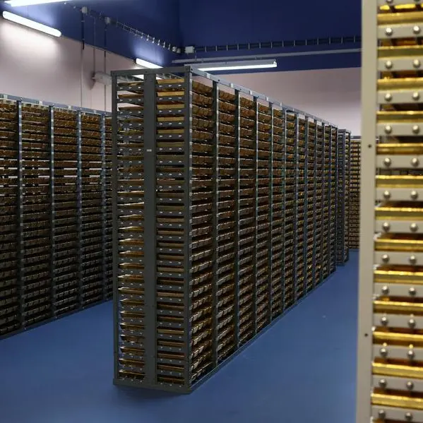 Gold prices dip as US Fed hardens hawkish policy stance