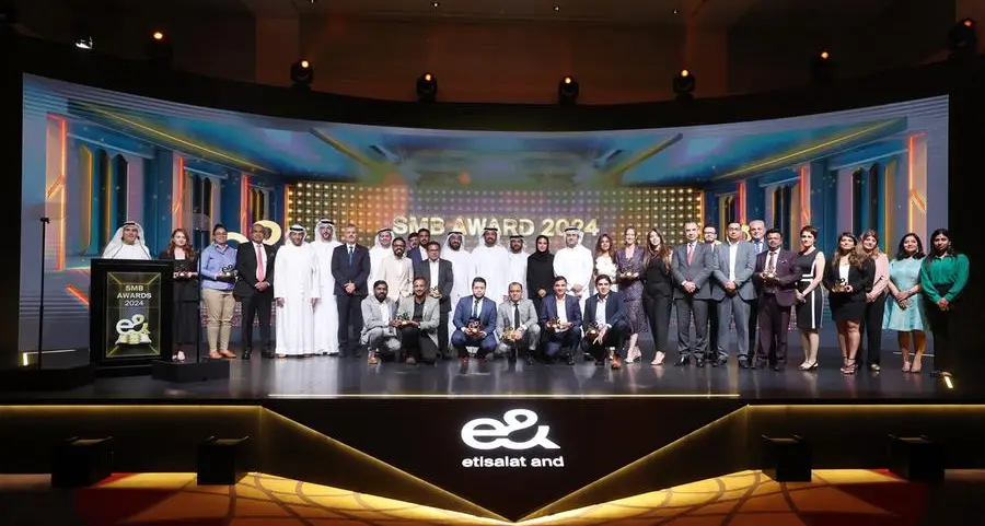 \"إي آند الإمارات\" تعلن عن الفائزين بجوائز الشركات الصغيرة والمتوسطة لعام 2024