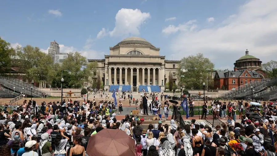 Pro-Palestinian protesters occupy building at Columbia University - CNN