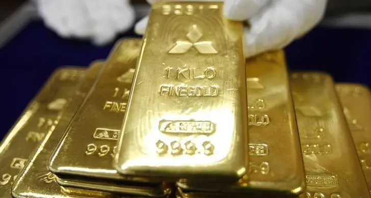 Gold trades in tight range as market focuses on US economic data