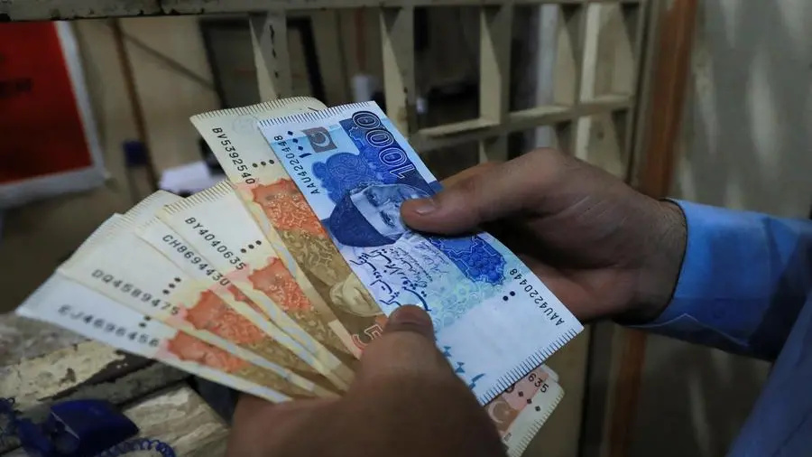 Pakistan signs $4.5bln loans with local banks to ease power sector debt