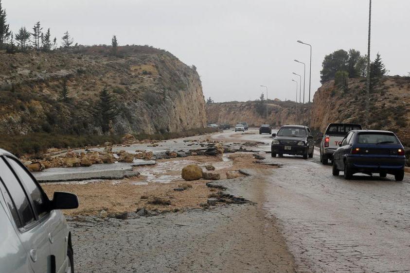 Libya floods wipe out quarter of city, 10,000 feared missing