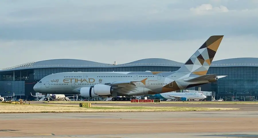 عودة الطائرة العملاقة إلى الأجواء: الاتحاد للطيران تحتفل بعودة طائراتها الايرباص A380 مع أولى رحلاتها من أبوظبي إلى لندن