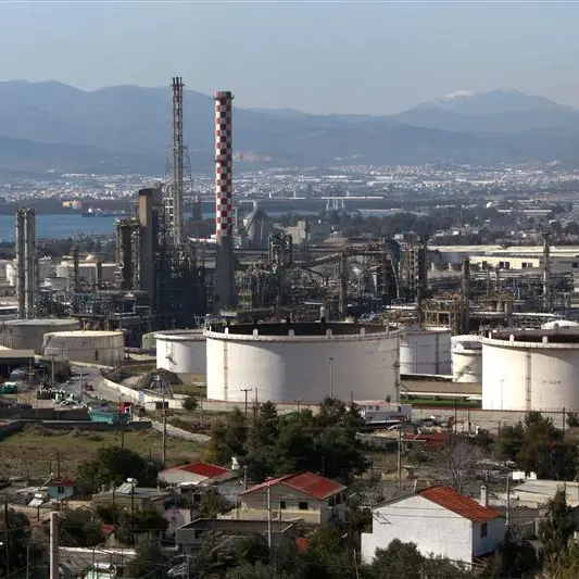 Oil edges lower, but heads for weekly gain as Middle East supply risks persist