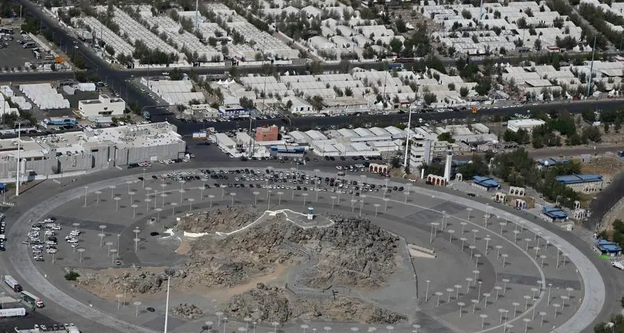 Arafat completes preparations for the influx of pilgrims