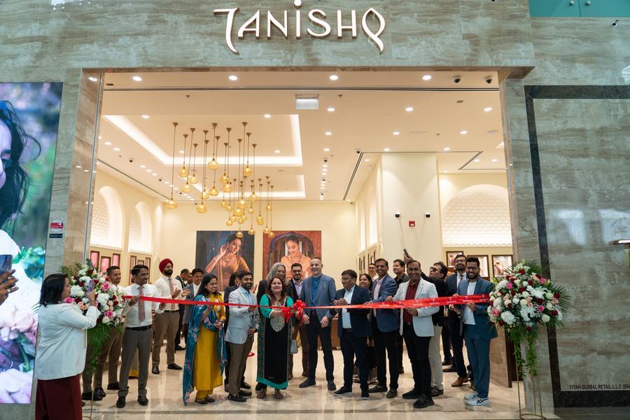 Titan jewellery clearance showroom