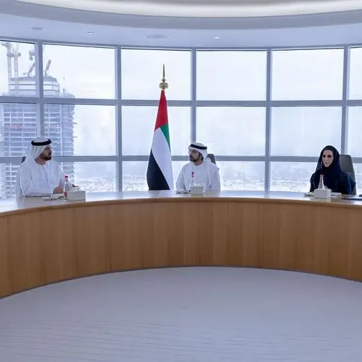 Hamdan bin Mohammed visits Ministry of Cabinet Affairs, applauds UAE’s globally unique government system