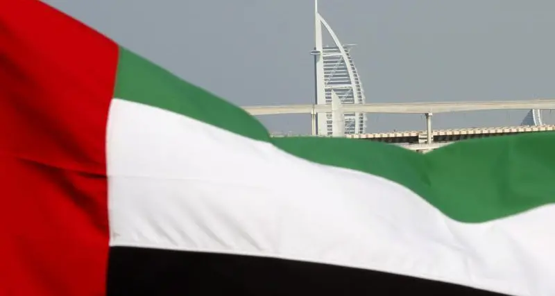 الإمارات: العثور على جثمان الطيار الثاني من طاقم طائرة هليكوبتر سقطت في البحر