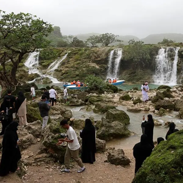 Oman: Dhofar’s skies come alive with aerial sports