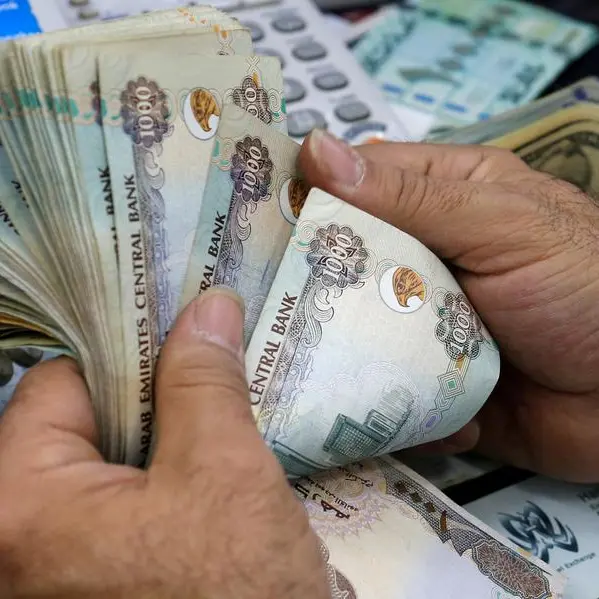 Hamdan bin Mohammed directs early disbursement of June salaries to Dubai Government employees