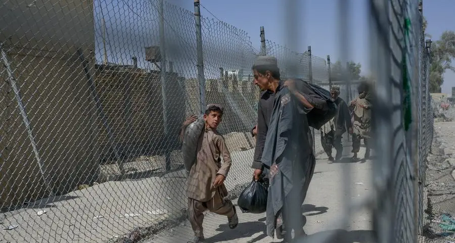 Border gunfight shuts crossing between Afghanistan and Pakistan