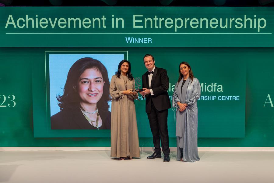 فازت نجلاء المدفع، الرئيس التنفيذي لـ “شراع”، بجائزة المرأة العربية المرموقة لريادة الأعمال