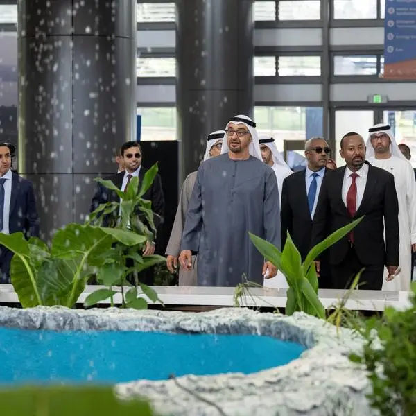 UAE President spotted strolling in a mall, gracefully stops for a selfie