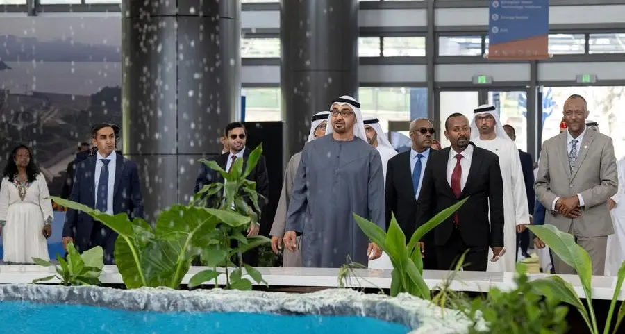 UAE President spotted strolling in a mall, gracefully stops for a selfie