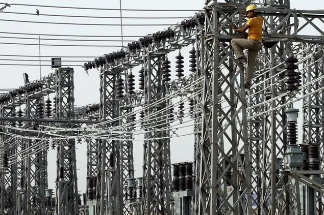 India may connect its power system to UAE and Saudi Arabia