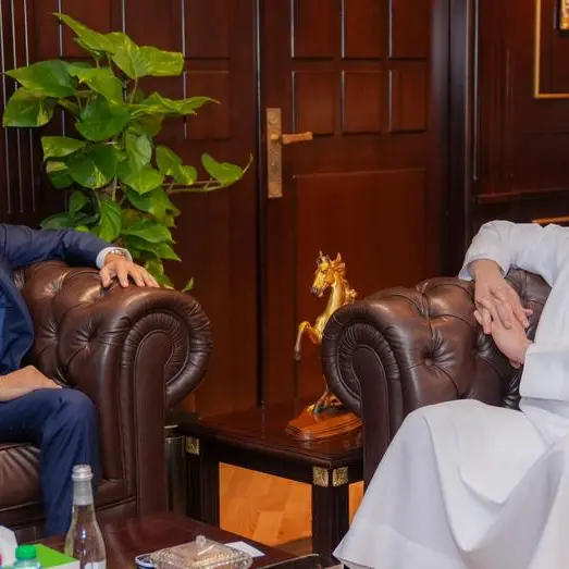 سعيد محمد الطاير يلتقي الرئيس والمدير التنفيذي لشركة \"جنرال إلكتريك فيرنوفا\"