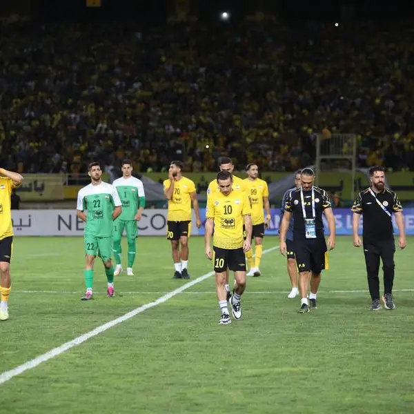 Al-Ittihad makes bold exit from Sepahan stadium, protests presence of political signs