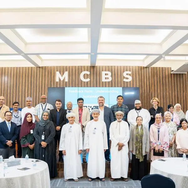 Bank Nizwa hosts sustainability workshop at Modern College of Business and Science