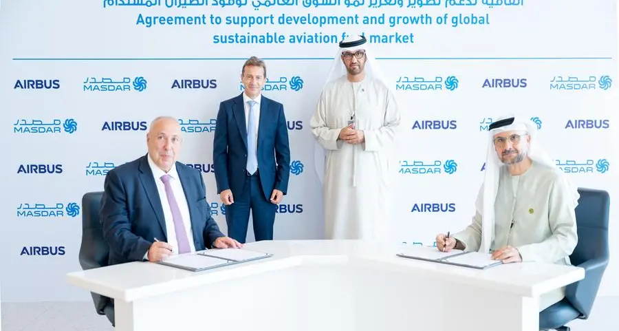 \"مصدر\" و \"إيرباص\" توقعان اتفاقية لدعم تطوير وتنمية قطاع وقود الطيران المستدام
