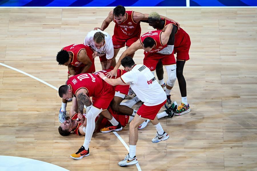 Das in Deutschland beheimatete Serbien erreicht das Finale der Basketball-Weltmeisterschaft, während US-Stars scheitern