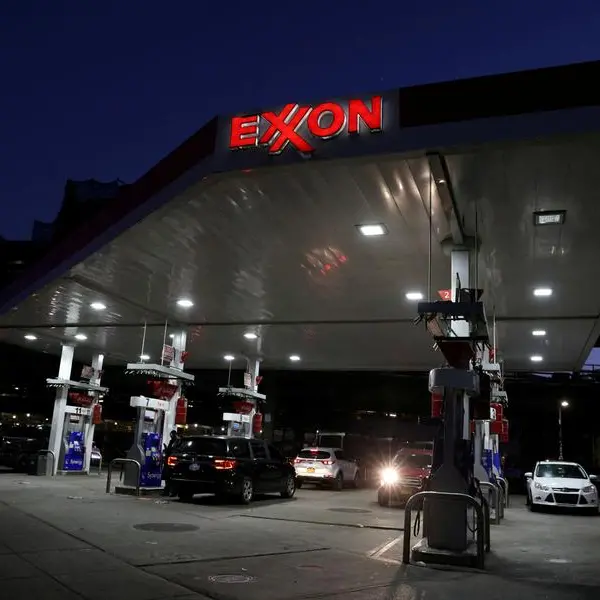Iraq signs deal with Exxon to help develop large oilfield