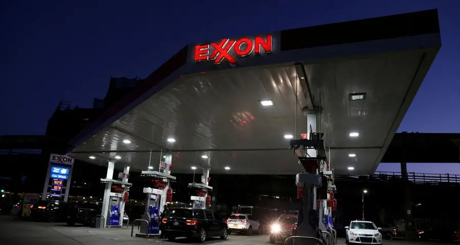 Iraq signs deal with Exxon to help develop large oilfield