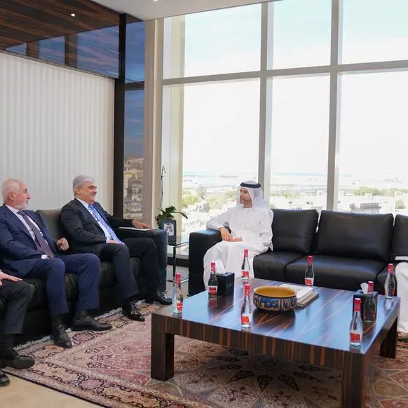 Mohamed bin Hadi Al Hussaini discusses with Azerbaijan's Finance Minister