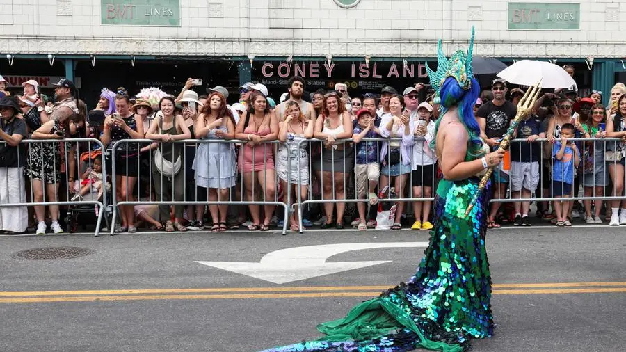 Coney Island mermaids