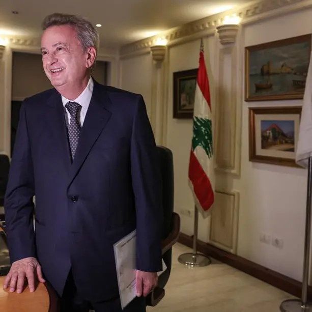 فرنسا توافق على طلبات لنقل ممتلكات لحاكم مصرف لبنان وشقيقه للدولة اللبنانية