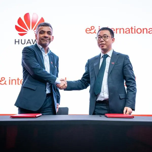 E& and Huawei sign a strategic MoU to build green and energy efficient networks