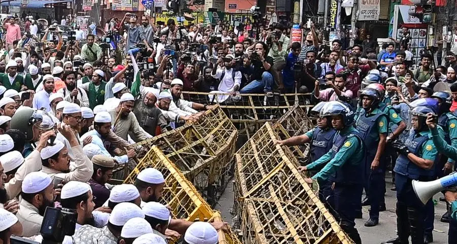 Bangladesh opposition boycotts \"farcical\" polls