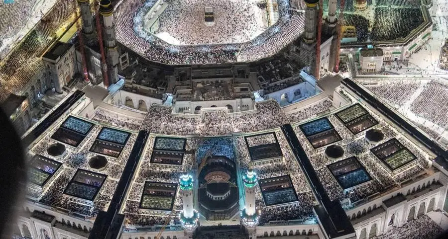 Hajj Ministry begins issuing Umrah visas