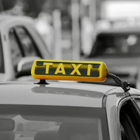 Oman: Taxi owners required to join licensed applications from April 2025