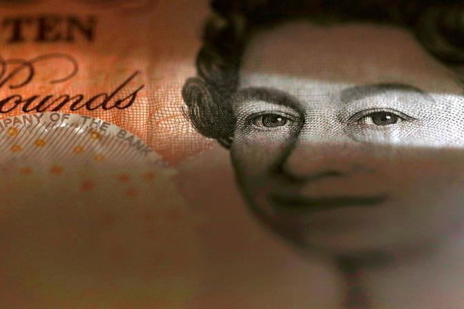 political-woes-and-economic-funk-mean-few-takers-for-british-assets