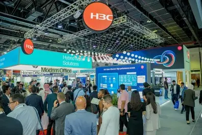 H3C made its debut as an exhibitor, bringing a suite of digital products and solutions based on Cloud & AI-Native technology, including high-performance servers for AIGC large-scale models, 800G silicon photonic switches, and a complete set of liquid cooling solutions. Image courtesy: H3C