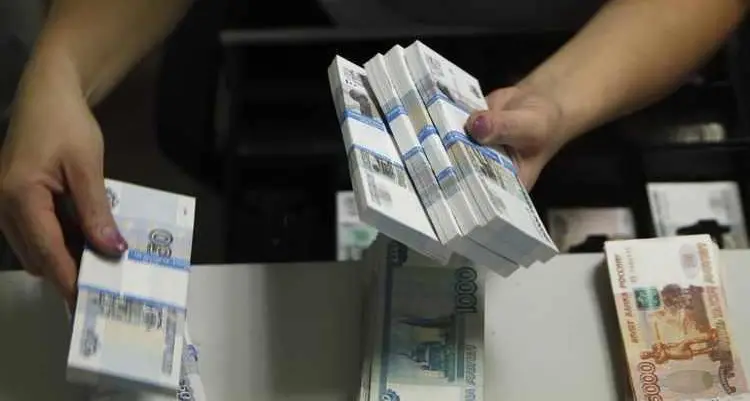 أزمة مالية في روسيا بسبب العقوبات