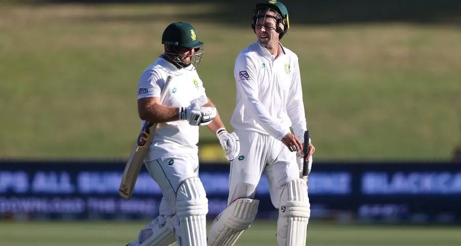 All-rounders lead South Africa fightback to 220-6 in second Test