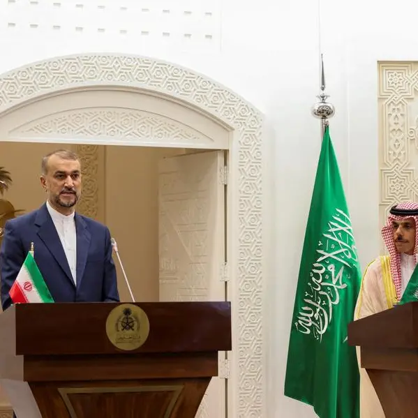 Saudi foreign minister meets Iranian counterpart