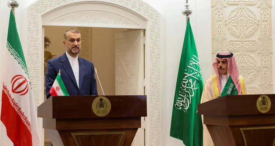 Saudi foreign minister meets Iranian counterpart